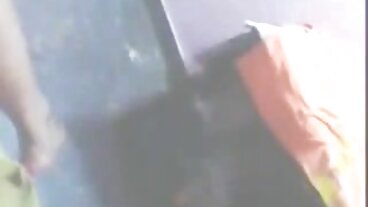 فلم Coirl لڑکی کے ساتھ کھڑے ماسٹر Adelle کے نوجوانوں کے میگا میگا