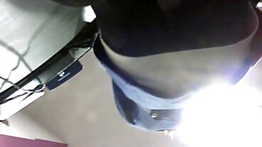 انٹرویو منظر کے ساتھ ایک خوبصورت گھر سے چیک AV