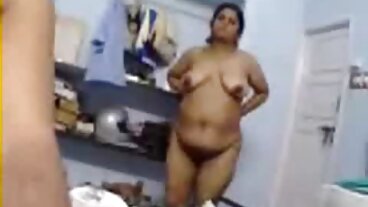 نوجوانوں کے فلم کے ساتھ لباس جینا ویلنتینا سے Perv کے شہر