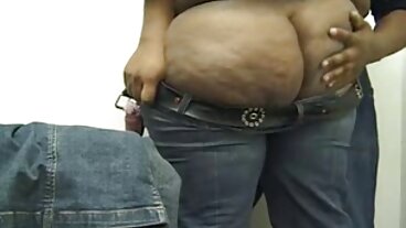 مشکل جنسی کے ساتھ حیرت انگیز رنگین چیس چیس کے مال ماں