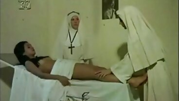 مشت زنی کے ساتھ خوبصورت Ly