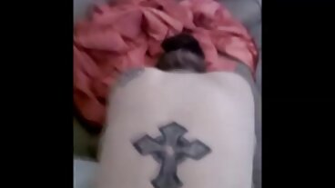 کھڑے گائے لڑکی کے ساتھ بنگ پرجوش Cassid کلین کلائن کی طرف سے Exxx