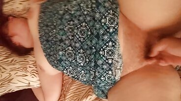 ساتھ میز پر temptress K لی