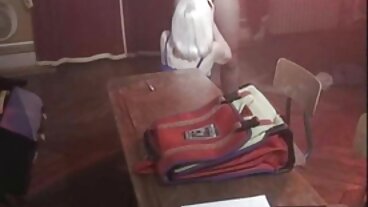قدرتی چھاتی کے ساتھ پیٹنے Perv Citta کی خوبصورت بیلا بیلا