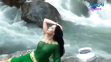 کتا سٹائل کے ساتھ پرجوش ینجلکا GRE GRE